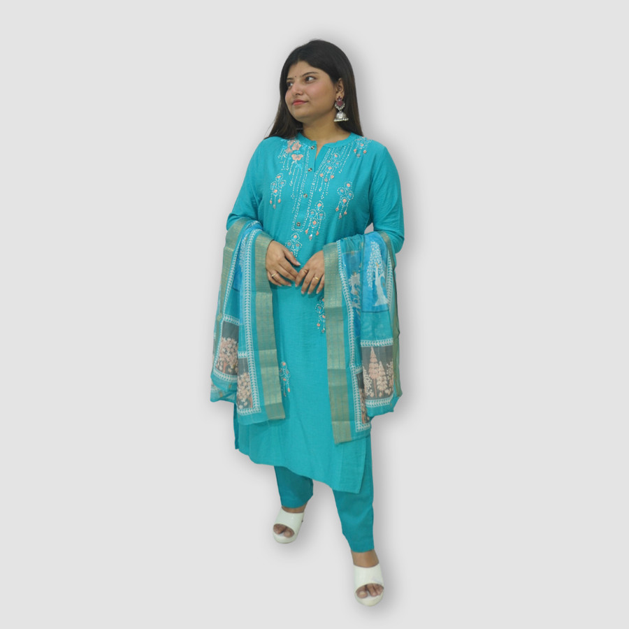 Women's Fashionable Kurti Set