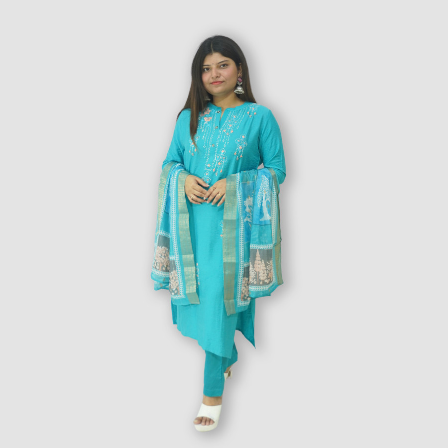 Traditional Indian Wear For Women's